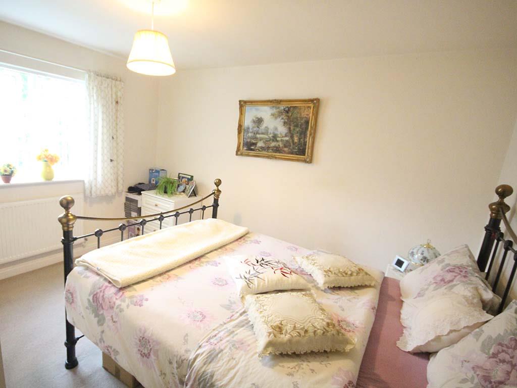 2 bedroom apartment For Sale in Colne - IMG_8102 2.jpg